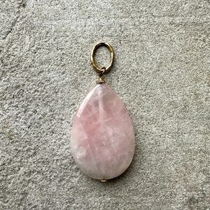 Rose quartz pendant